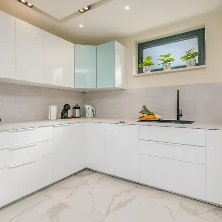 Family Friendly With A Swimming Pool Vantacici, Krk - 19252 Daire *